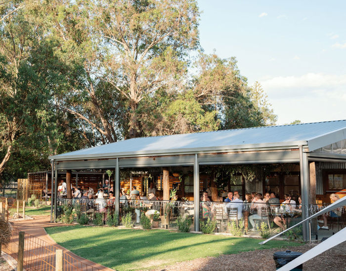 003 11 Acres Farm Cubby Cafe First Dinner 2024 Valentine Girardot Perth Photographer (4)